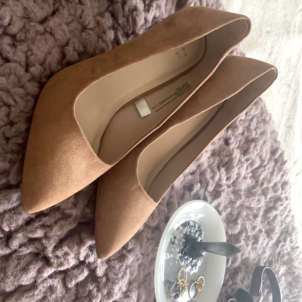 Tan Suede Pump